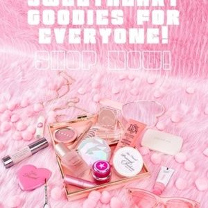 GLAMOROUS Makeup